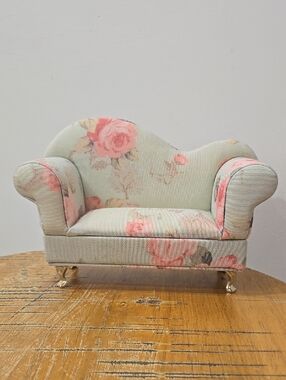 Victorian Trading Co Miniature Floral Sofa Jewelry Box